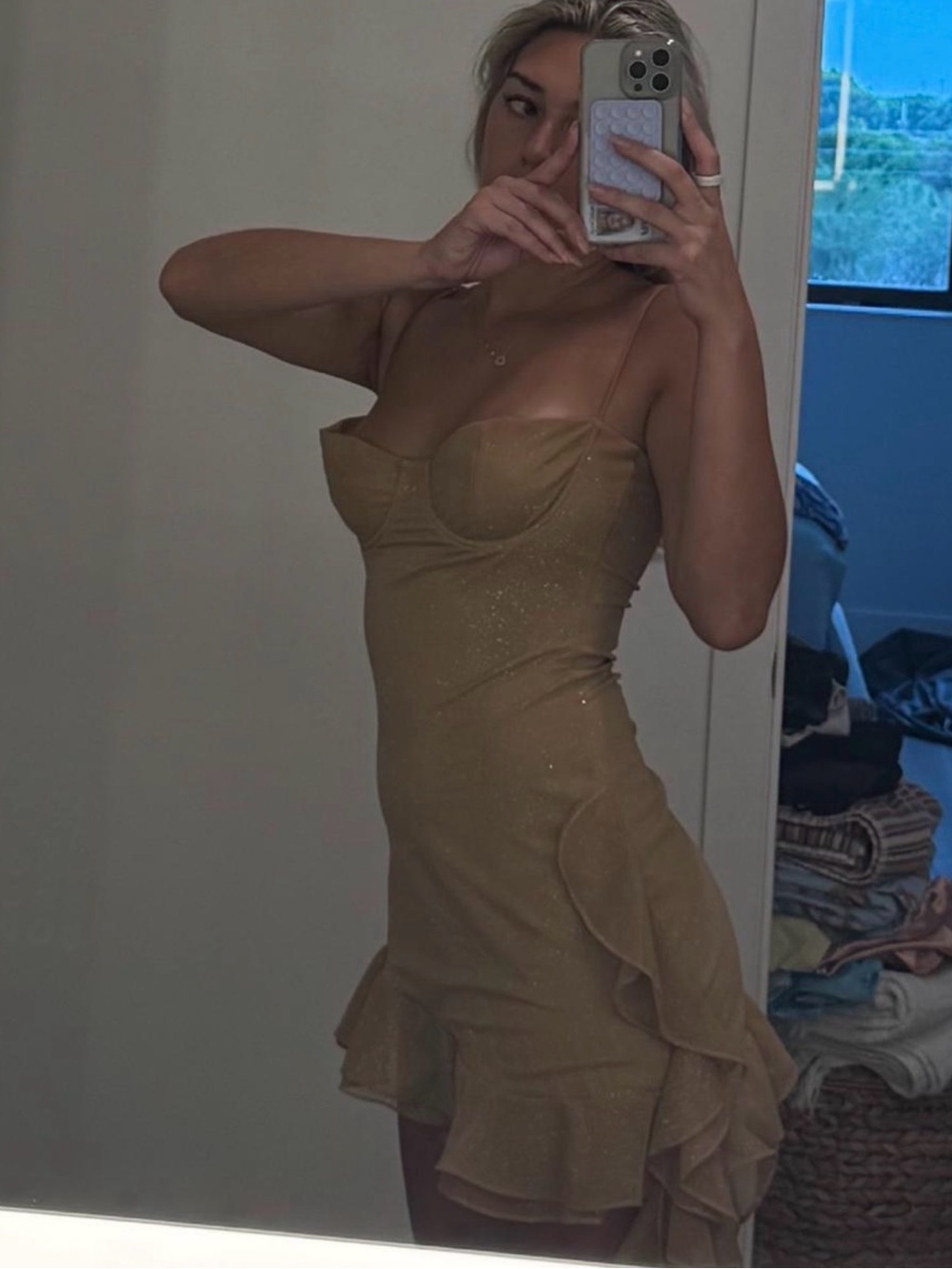 Gold sparkly dress - Picture 6 of 6